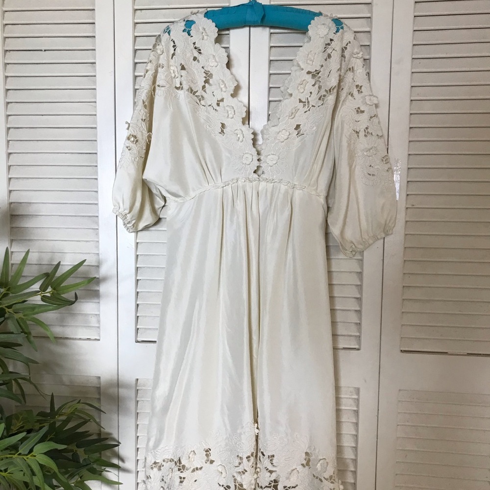 BCBGMaxAzria 100% silk Runway Boho Wedding Cream Floral Lace V-Neck dress M - Picture 8 of 15